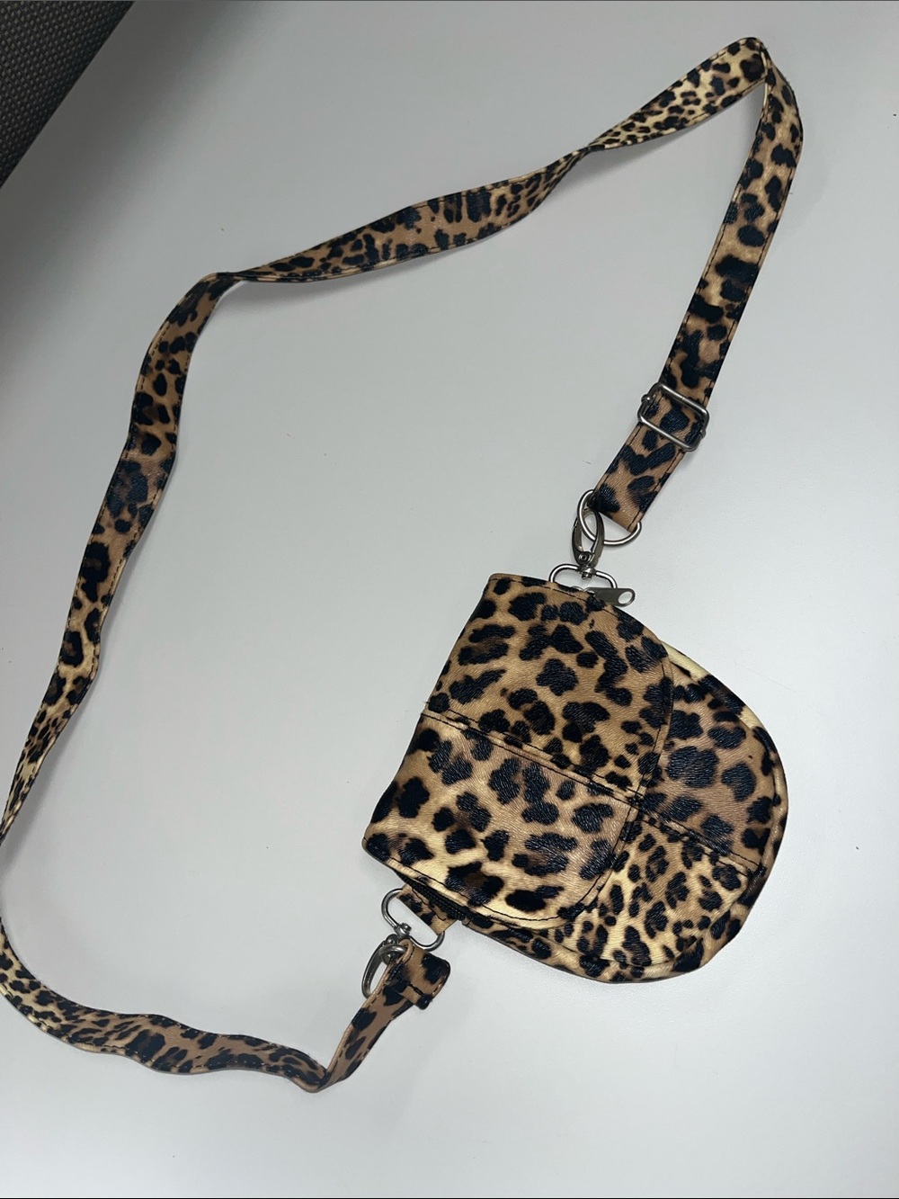 Hipzbag Leopard Print Crossbody / Belt Bag
